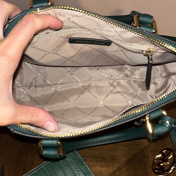 Matching Michael Kors Ciara satchel and wallet!! - Picture 4 of 7